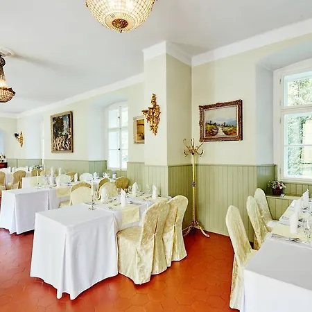 Chateau Hotel 4*